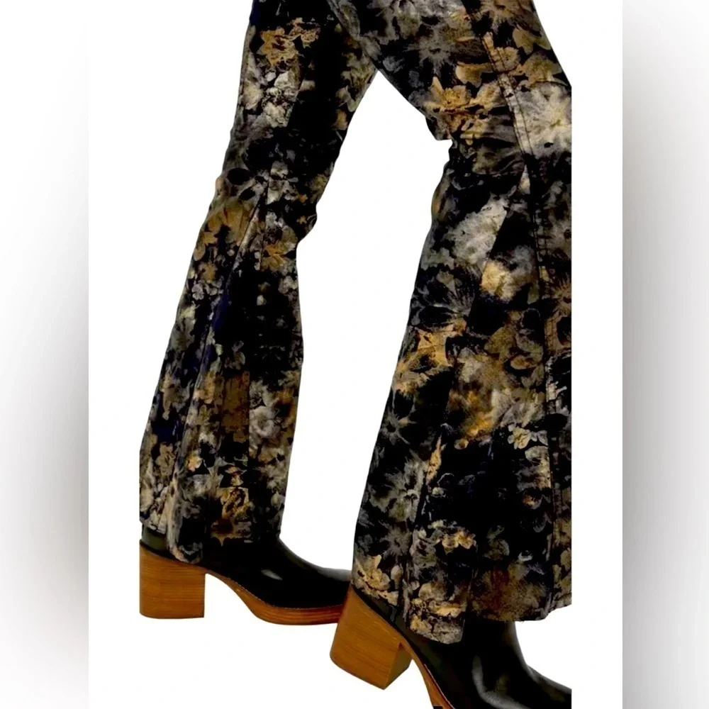Free People Inferno Stretch Denim Metallic Abstract Floral‎ Raw Hem Flare Jeans